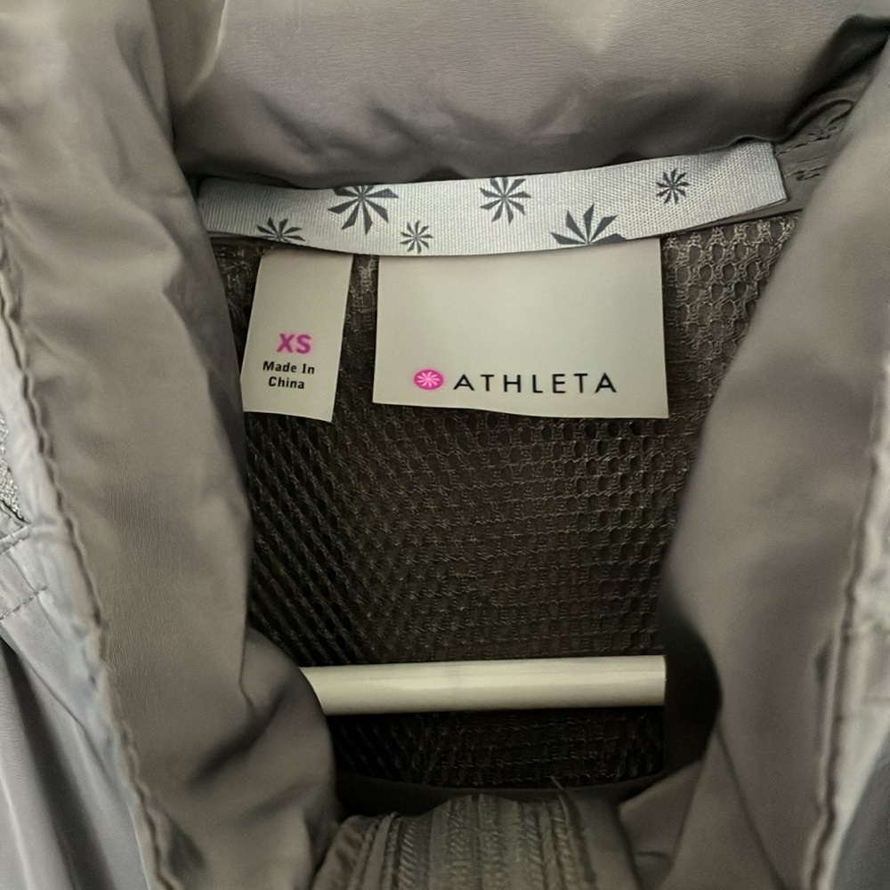 Athleta Gray Lightweight Hooded Spring Jacket LIKE NEW - Picture 6 of 8